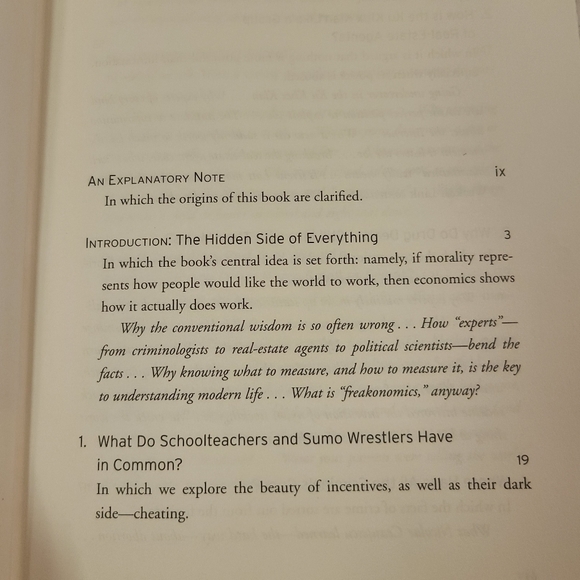 Freakonomics 1st Ed Hardcopy Rogue Economist Explores Hidden side of Everything - Picture 6 of 7